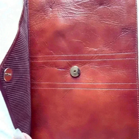 Unbranded snap wallet with interior zip pocket - Picture 3 of 6